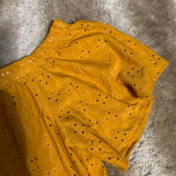 Plus size eyelet top - Picture 5 of 5